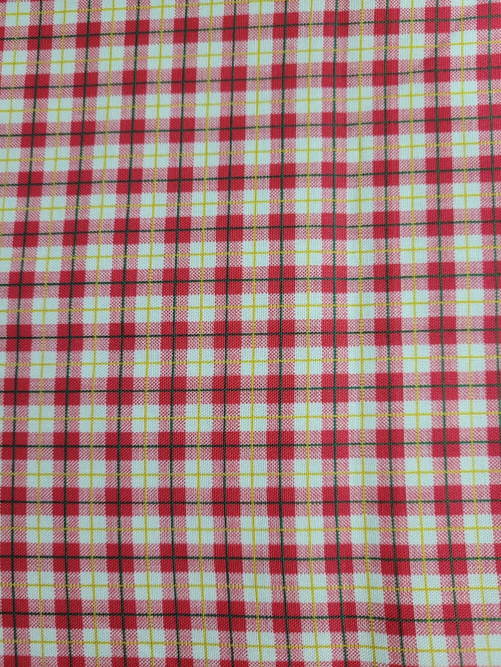 QT Fabrics Red Cream Green Yellow Plaid Sewing Fabric (1021)